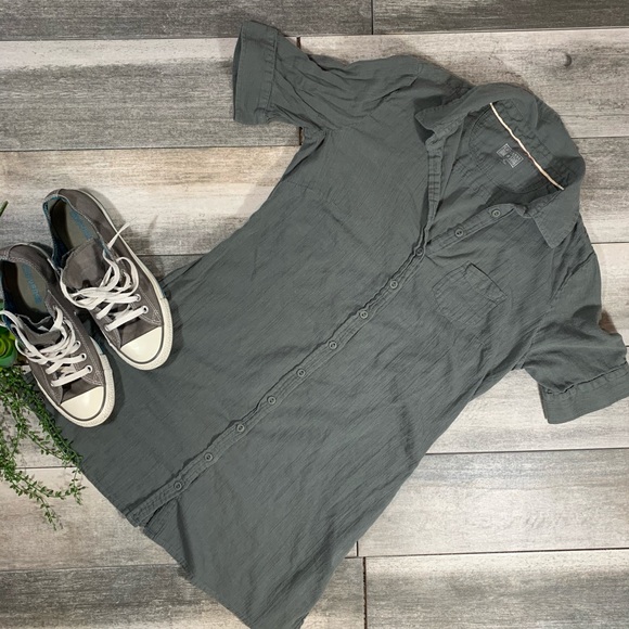 Converse Tops - {Converse} collared button up shirt tunic